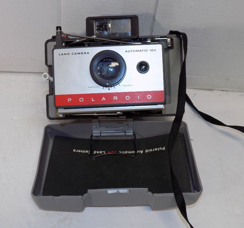 Vintage Polaroid Automatic 104 Instant Film Land Camera 