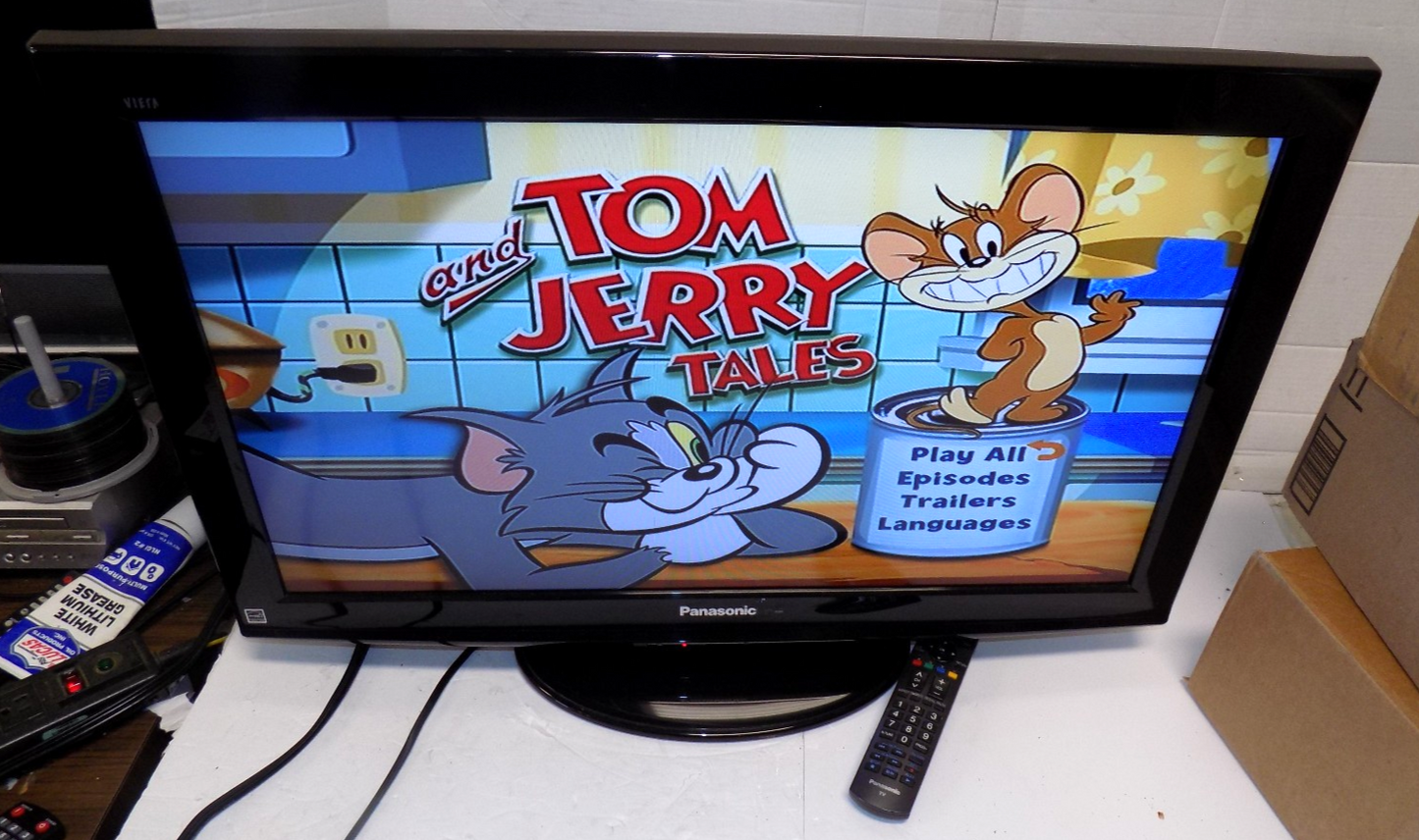Panasonic VIERA TC-L32C22 32 inch LCD TV 720p 60Hz LCD HDTV PC Input w/Remote