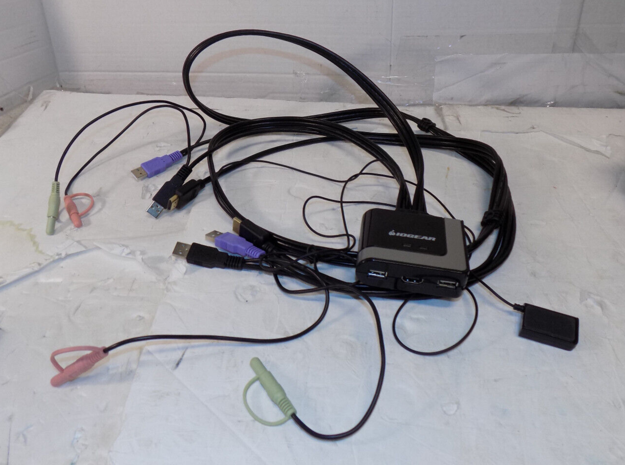 IOGEAR GCS62HU 2 Port HD KVM Switch with Audio Microphone