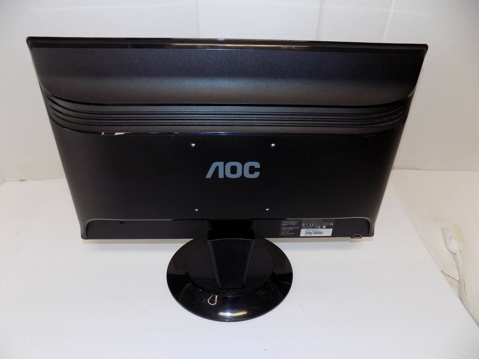 AOC 20 inch Computer Monitor VGA Widescreen w/cables