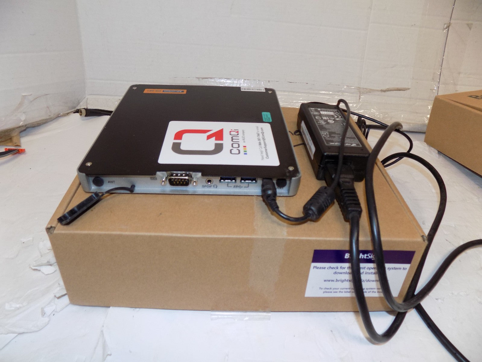 Advantech DS081GB1701-T Digital Signage Player - No RAM & NO SSD- ONLY UNIT & AC