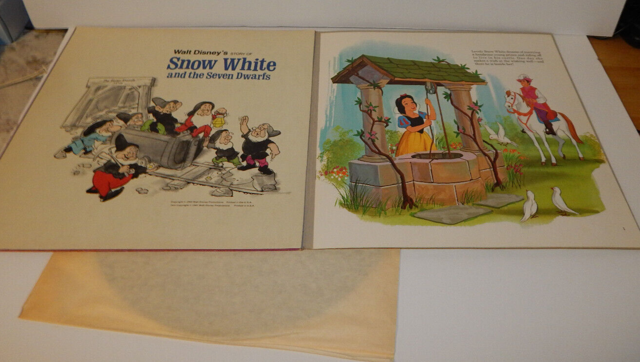 Walt Disney’s Snow White & The 7 Dwarfs 1969 Storybook Red Label Vinyl LP VG+