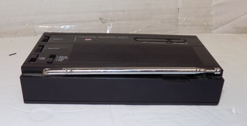 Vintage LIFE Travel LCD Clock Radio AM/FM Alarm Model CR-306