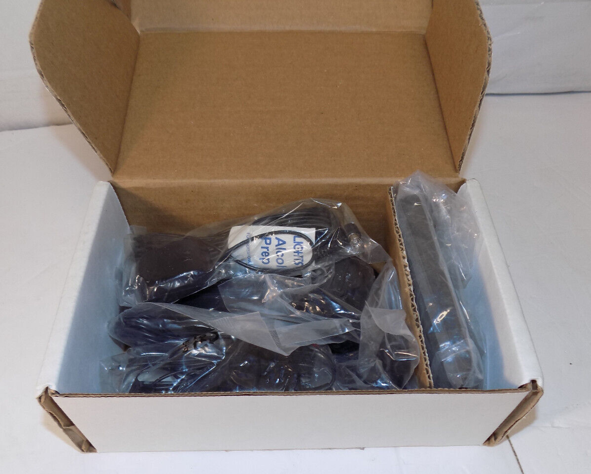 Sirius XM Radio Onyx XEZ1 Satellite Car Receiver Plus Vehicle Mount Kit
