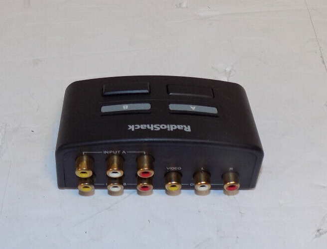 RadioShack Composite A/V Selector Switch Cat. No. 15-312 2 With Cables