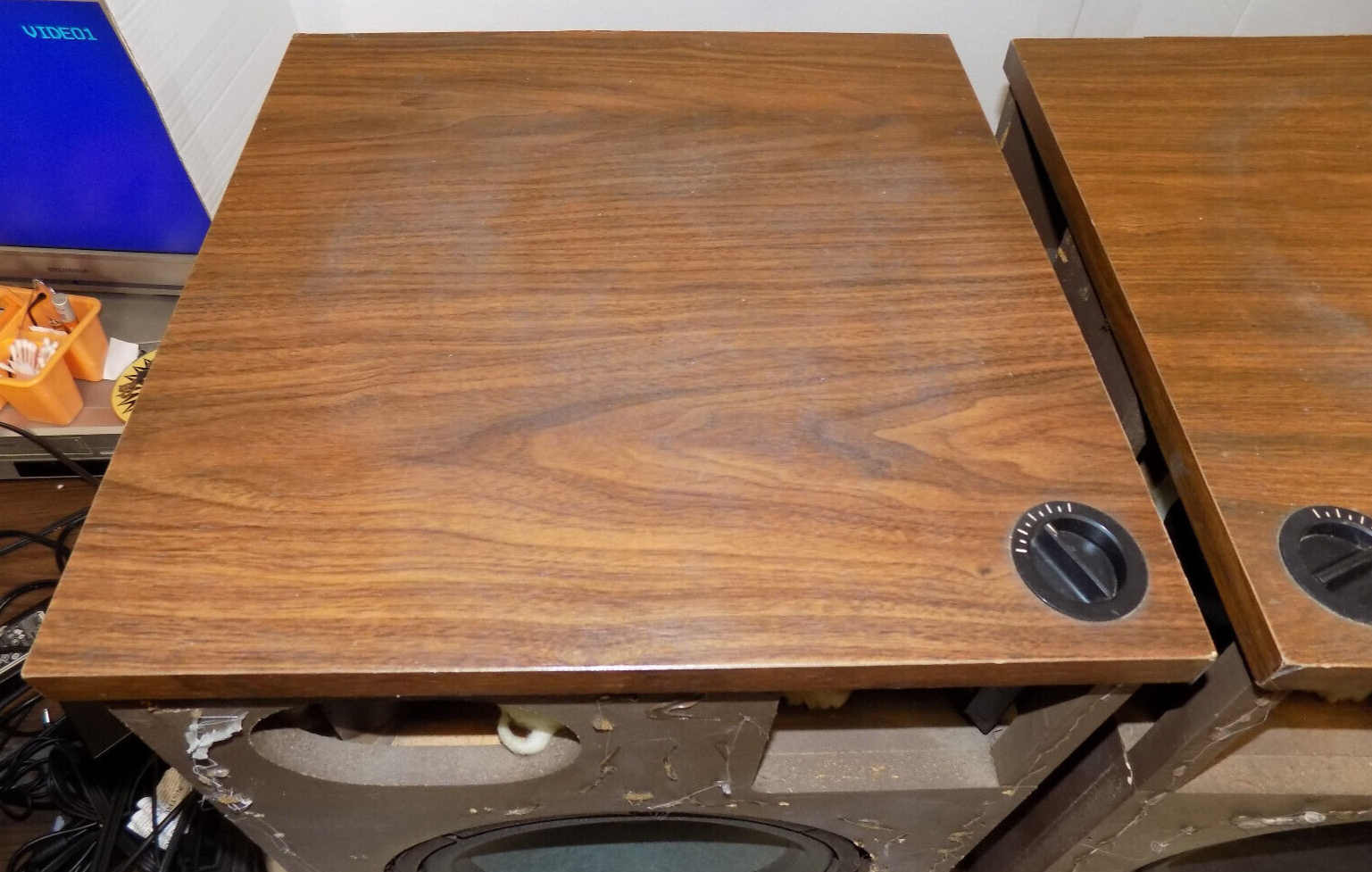 Vintage Pair of Bose 501 Speakers One Has Tweeter Issue