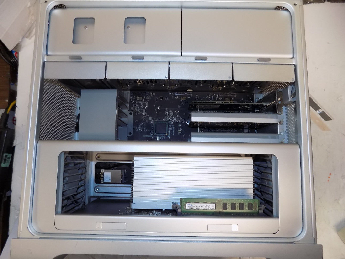 APPLE MAC PRO A1289 Intel Quad Core Xeon W3520 2.66Ghz