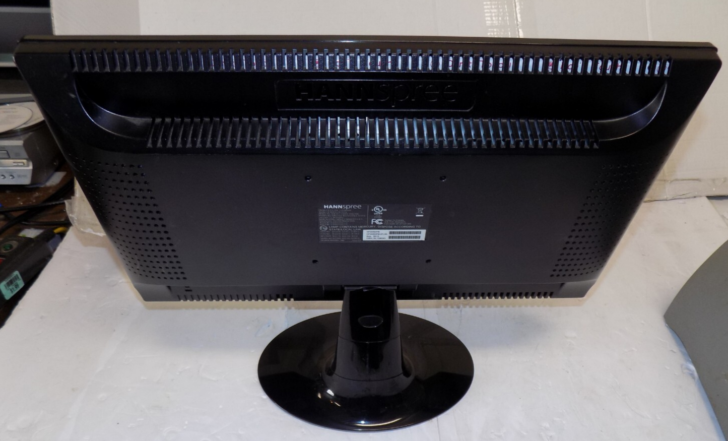 HANNspree HF205 HSG1106 20" Wide Screen TFT Color LCD Monitor w/ DVI VGA Inputs