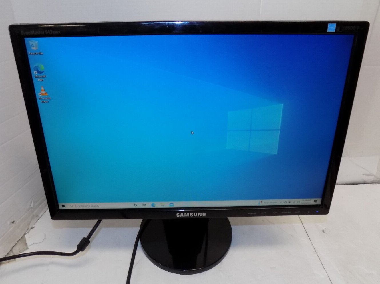 Samsung Syncmaster 943BWD 19" Widescreen Professional 19 inch Computer Monitor