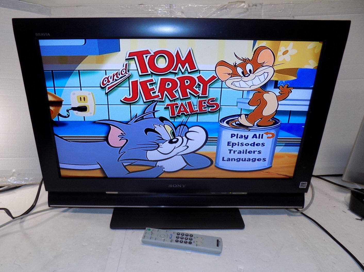 Sony Bravia KDL-32L4000 32” LCD HD Digital TV with Remote Control