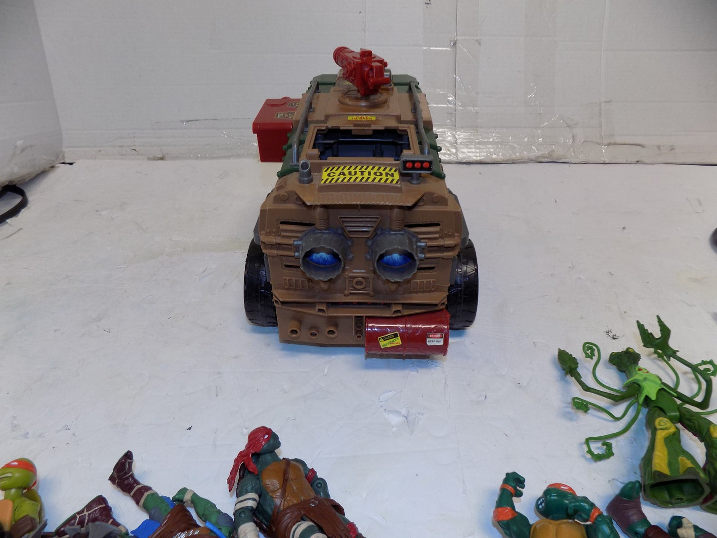 TMNT Teenage Mutant Ninja Turtles 2012 Shellraiser Van With Action Figures Lot