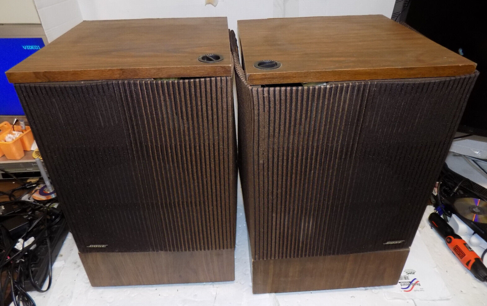 Vintage Pair of Bose 501 Speakers One Has Tweeter Issue