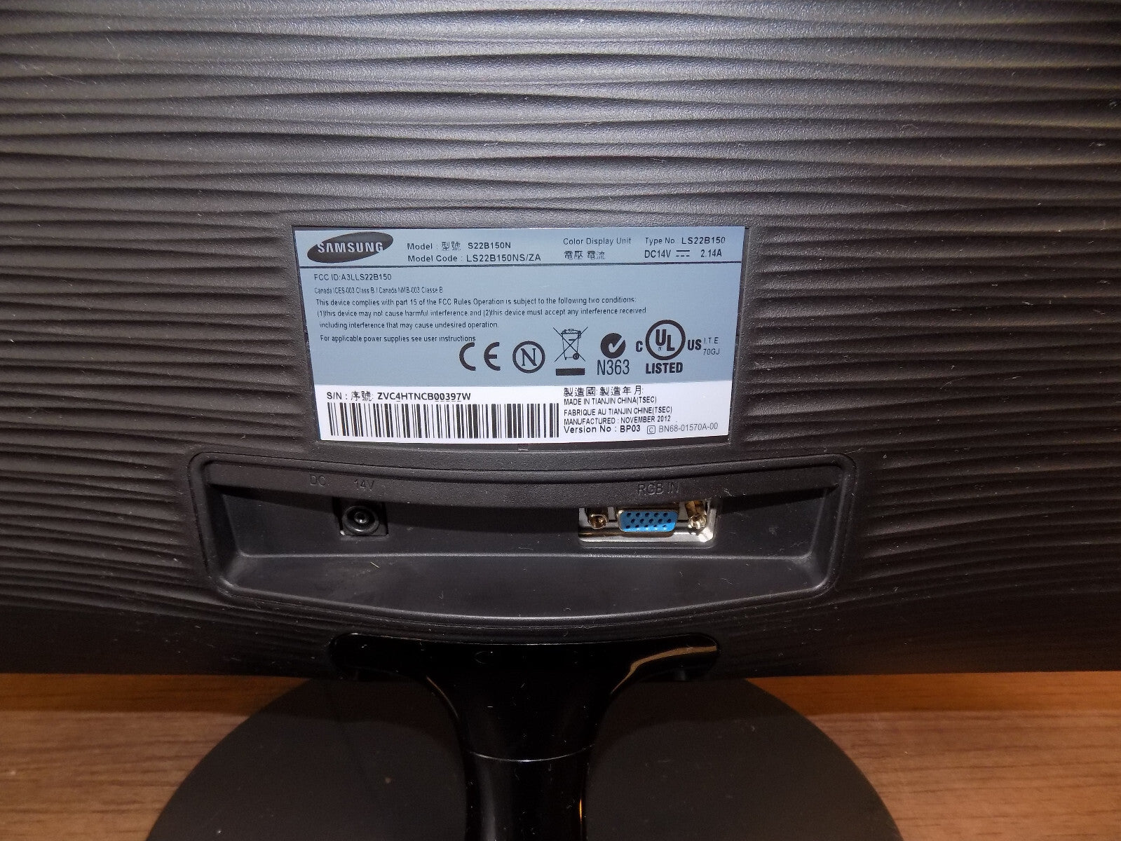 Samsung S22B150N 22 inch LED Computer Monitor 1080 with Power and VGA Cable