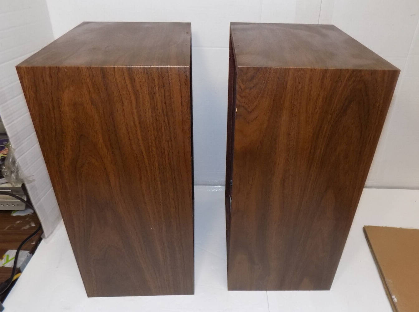 Pair Of Vintage BEC Model 104 2 Way Bookshelf Speakers 15 Watts 8 Ohm Tested