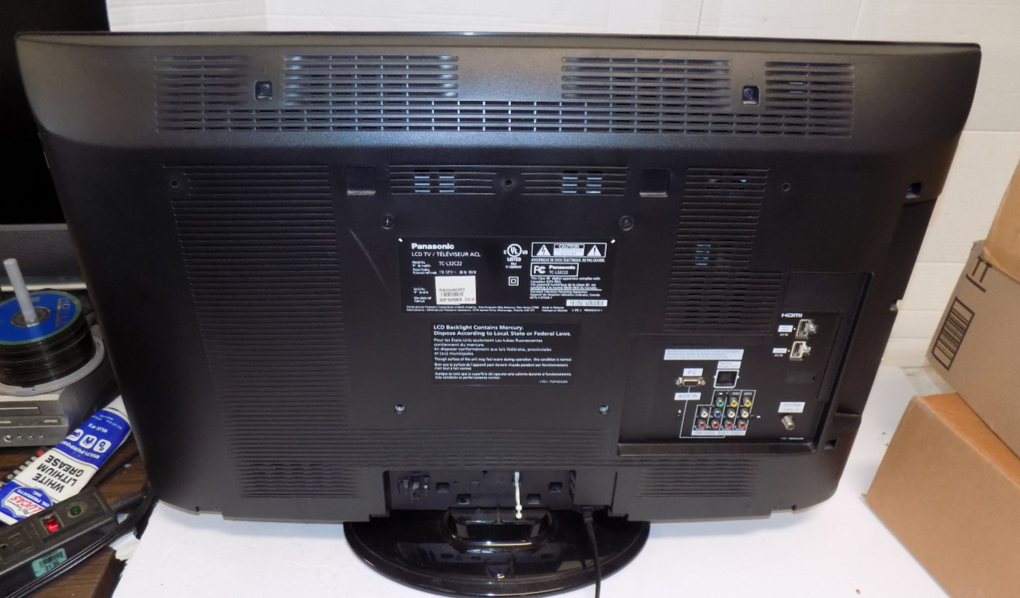 Panasonic VIERA TC-L32C22 32 inch LCD TV 720p 60Hz LCD HDTV PC Input w/Remote