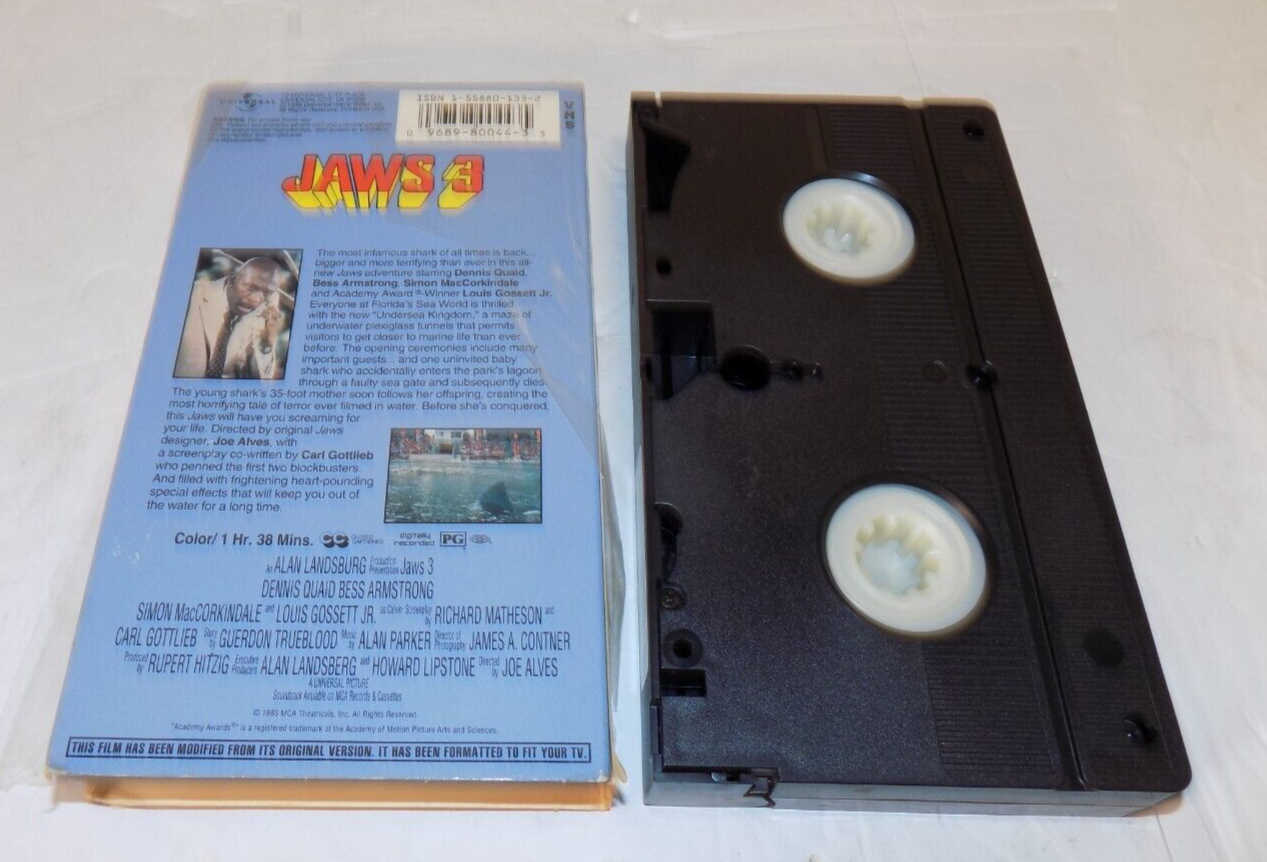 1983 Jaws 3 VHS Horror Movie 80044 MCA Dennis Quaid Bess Armstrong