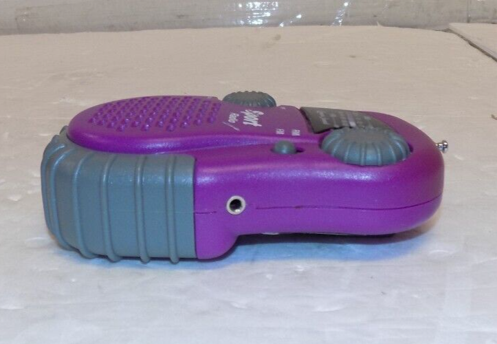 Lenoxx Sound PR-35M Purple AM FM Transistor Radio Portable W/Belt Clip