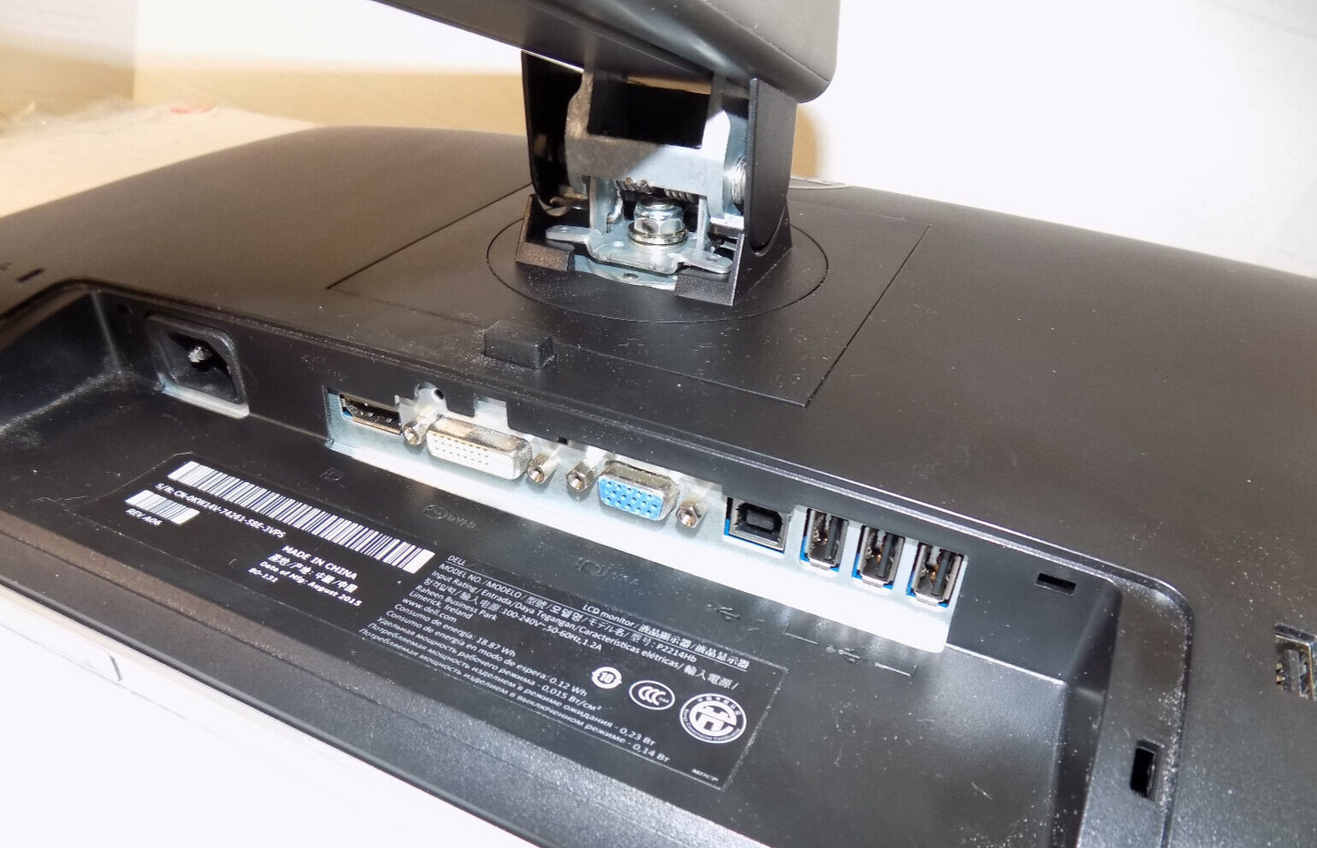 Dell P2214HB 22" 1920 x 1080 60Hz DP DVI-D VGA Rotating Desktop Computer Monitor