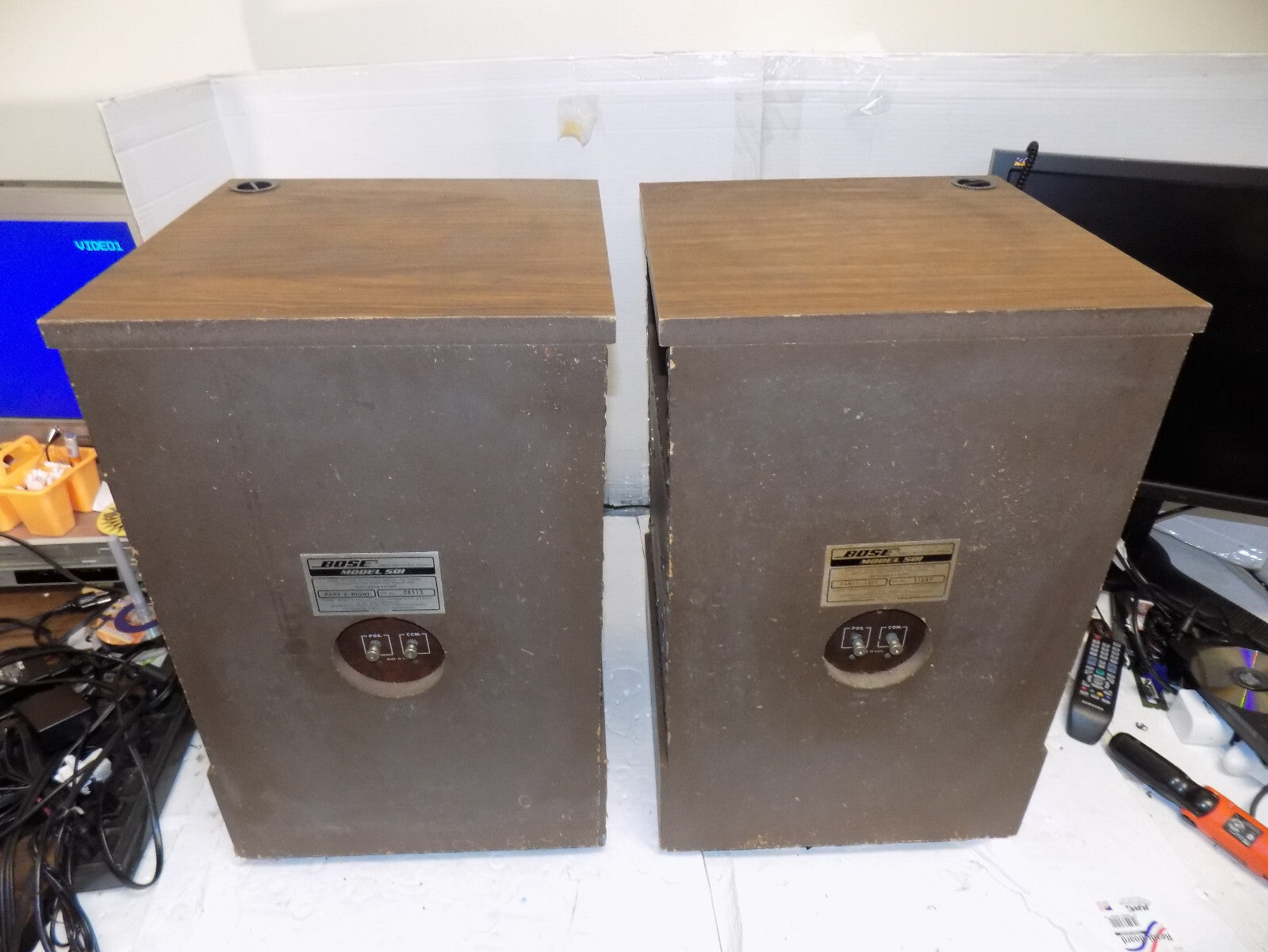 Vintage Pair of Bose 501 Speakers One Has Tweeter Issue