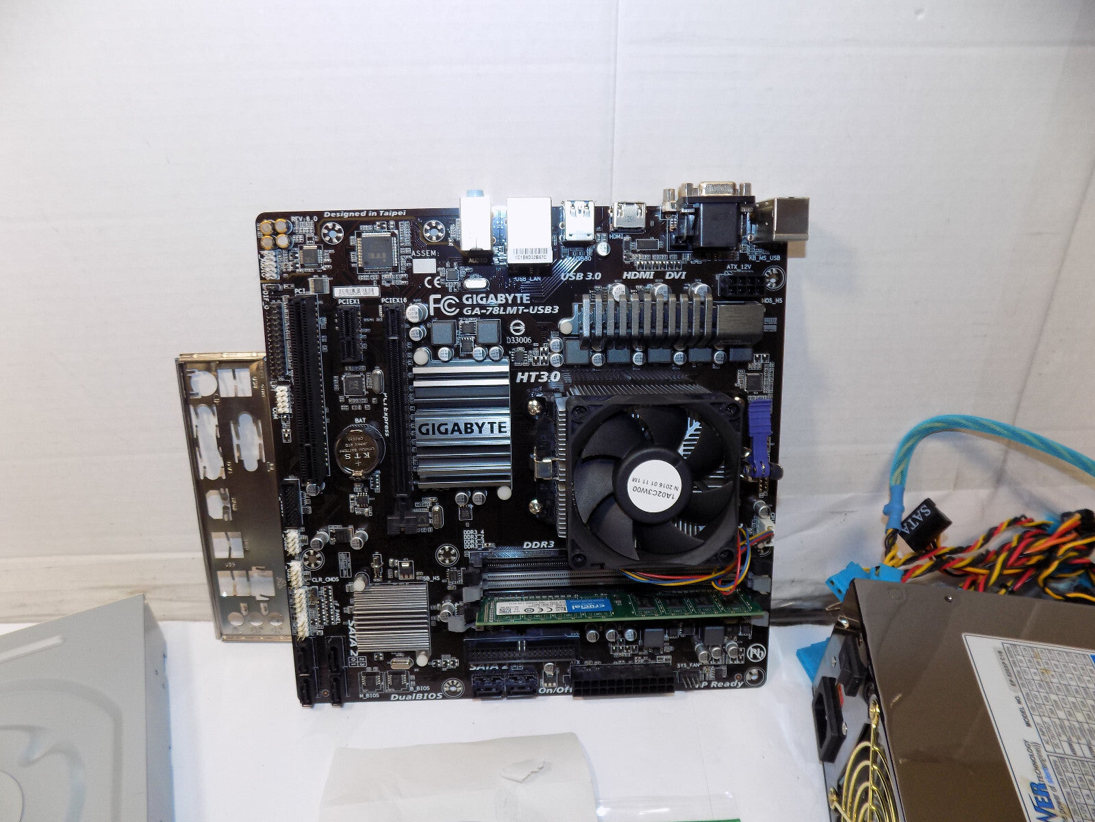 GIGABYTE GA-78LMT-USB3 Motherboard & CPU mATX AM3+ AMD FX-8320 3.50GHz 4GB RAM