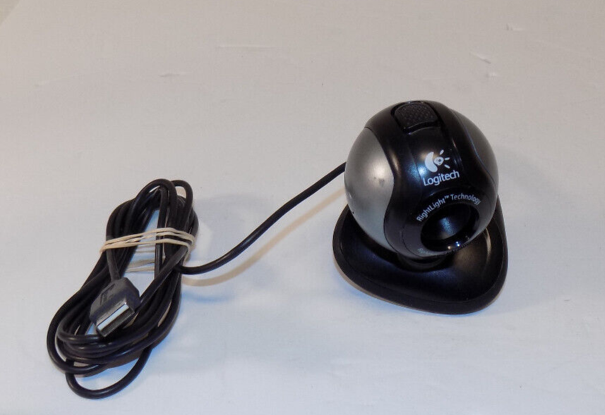Logitech USB Webcam RightLight RightSound Technology USB Plug And Mount Bracket