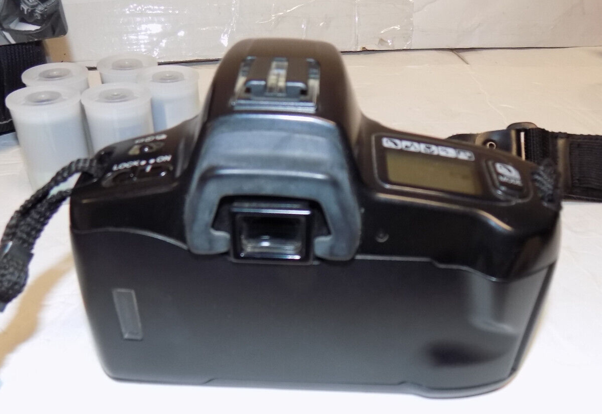 Minolta Maxxum 300si 35mm Camera w/ AF 35-70MM Zoom Lens Bag Battery Tested