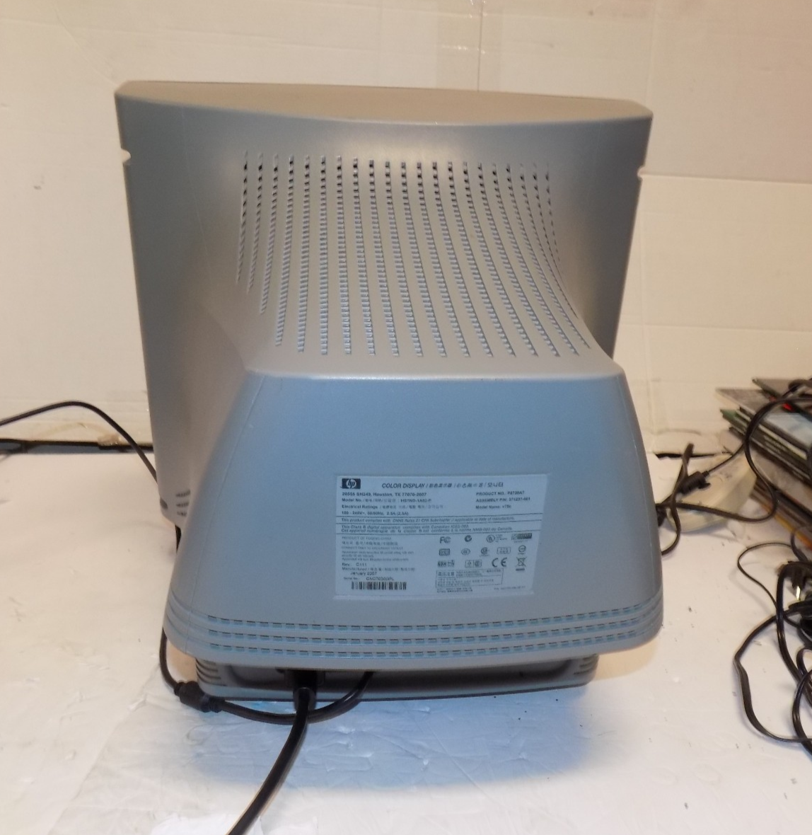 HP v75 CRT Monitor, 1024x768 Resolution, 85 Hz Refresh Rate, WORKING