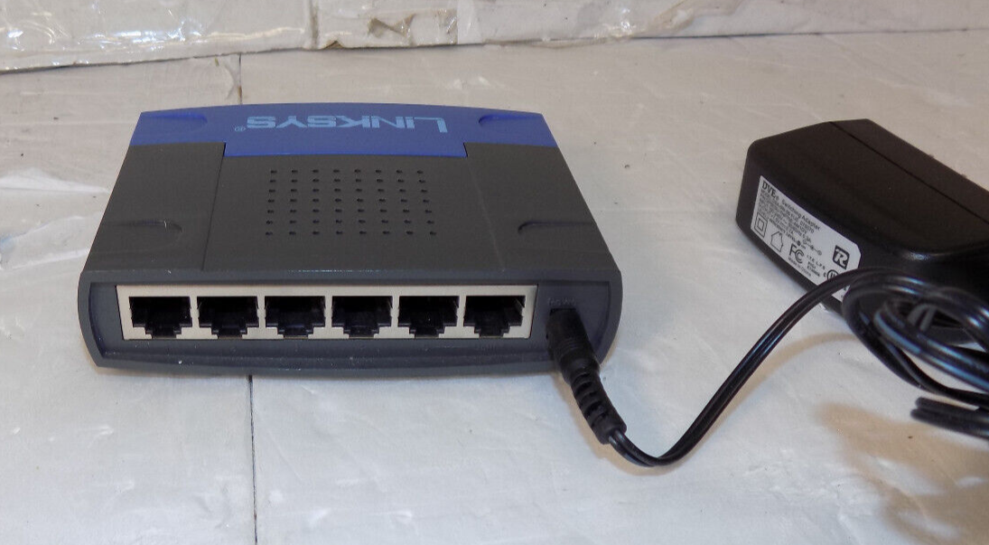 Linksys 10/100 5 Port Workgroup Switch Desktop Model EZXS55W Cisco Systems