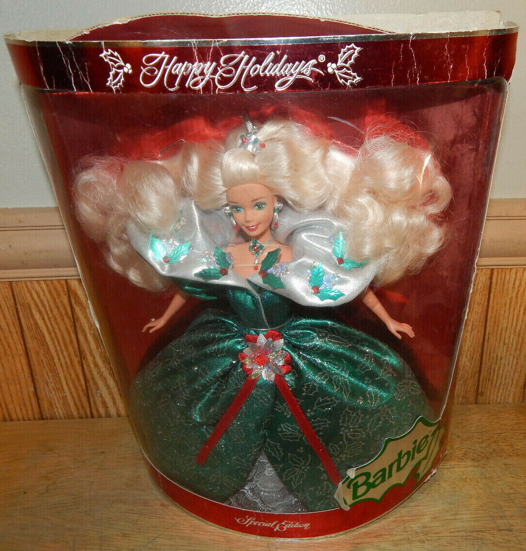 1995 Happy Holidays Barbie Special Edition Collector's Doll NEW