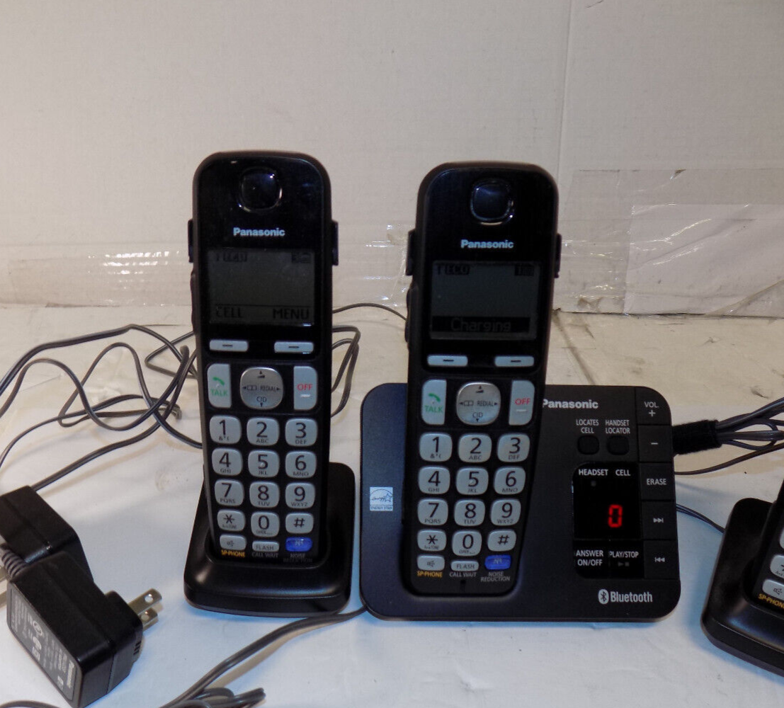 Panasonic Cordless Phone System Model KX-TGE260 Bluetooth 4 Handsets And Docks
