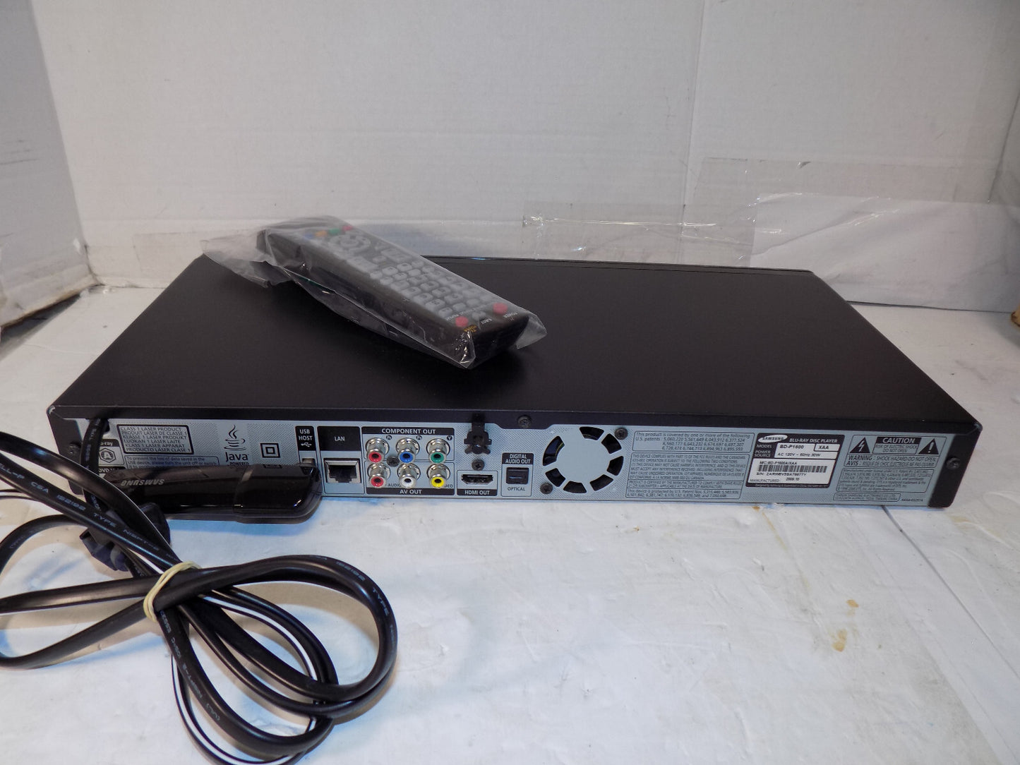 Samsung Model BD-P1600 CD DVD Blu-Ray Player with Remote