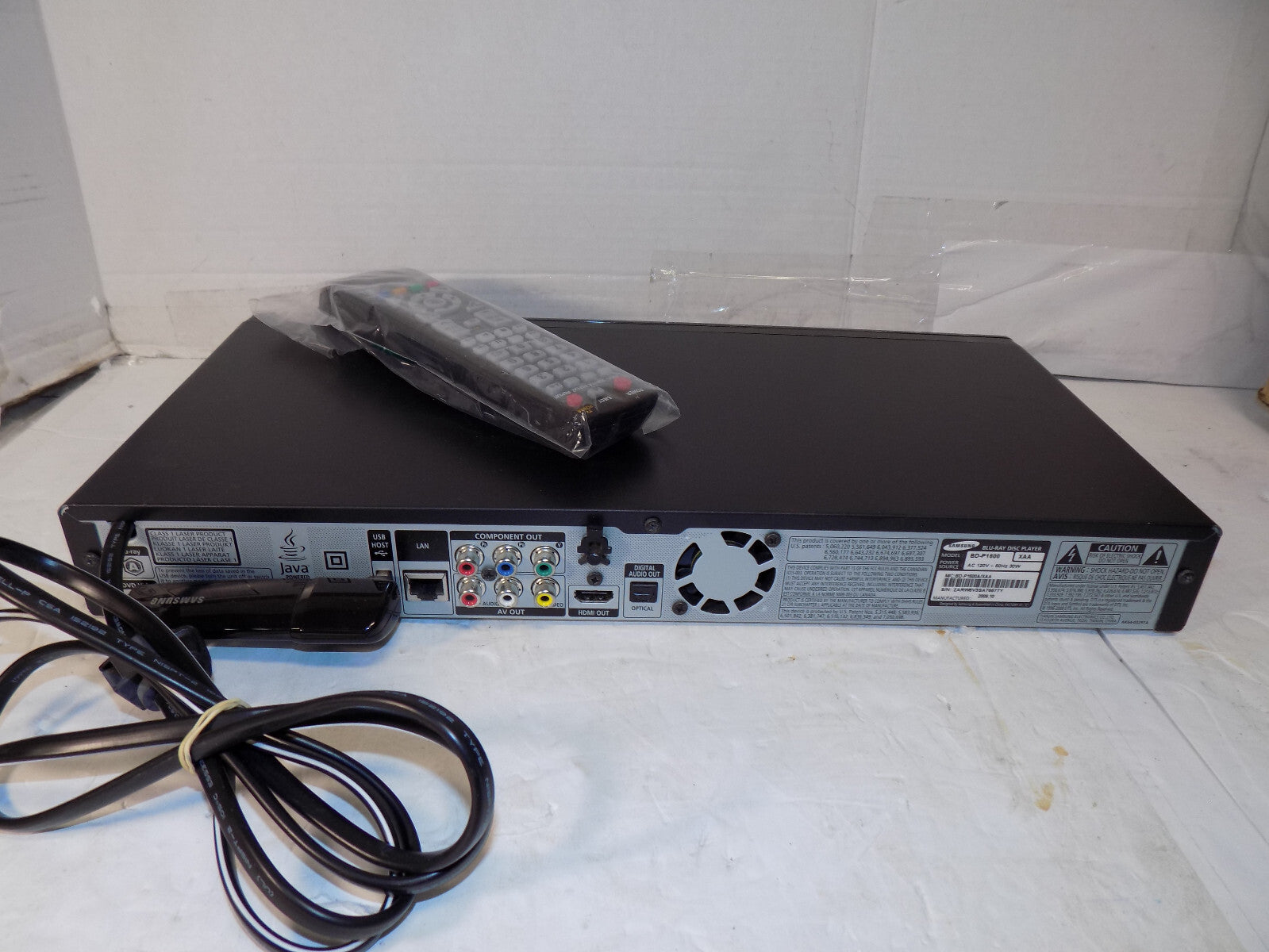 Samsung Model BD-P1600 CD DVD Blu-Ray Player with Remote