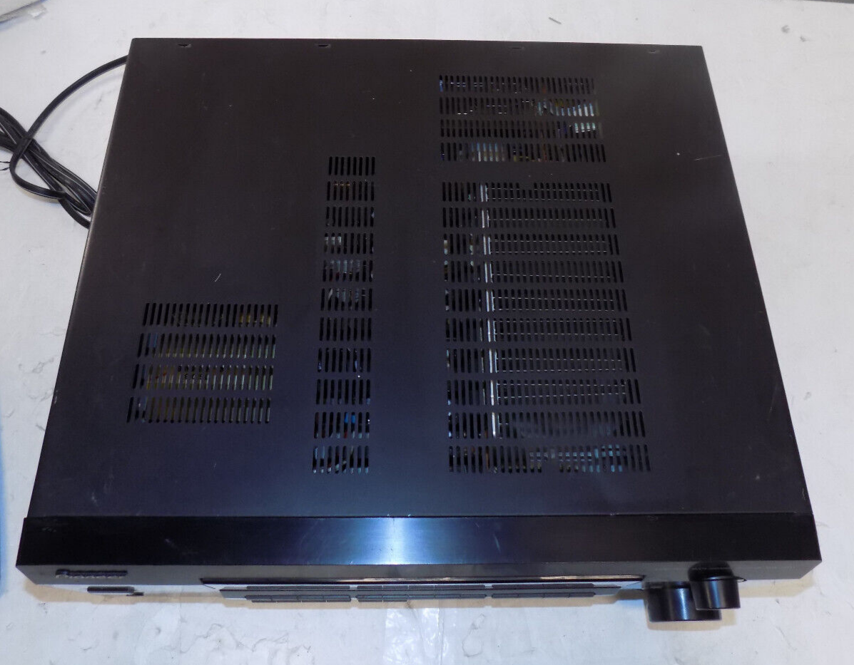 Pioneer VSX-D511 5.1 Dolby Digital DTS Stereo Receiver with Remote Bundle