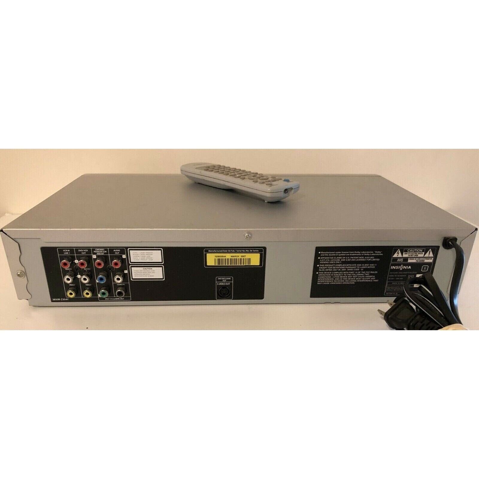 Insignia Ns-DVDVCR DVD VCR Combo with Remote, Cables and Hdmi Adapter