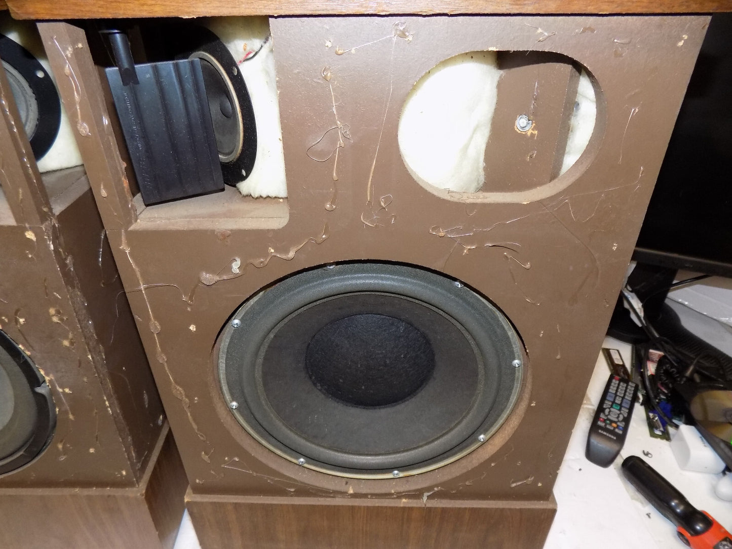 Vintage Pair of Bose 501 Speakers One Has Tweeter Issue