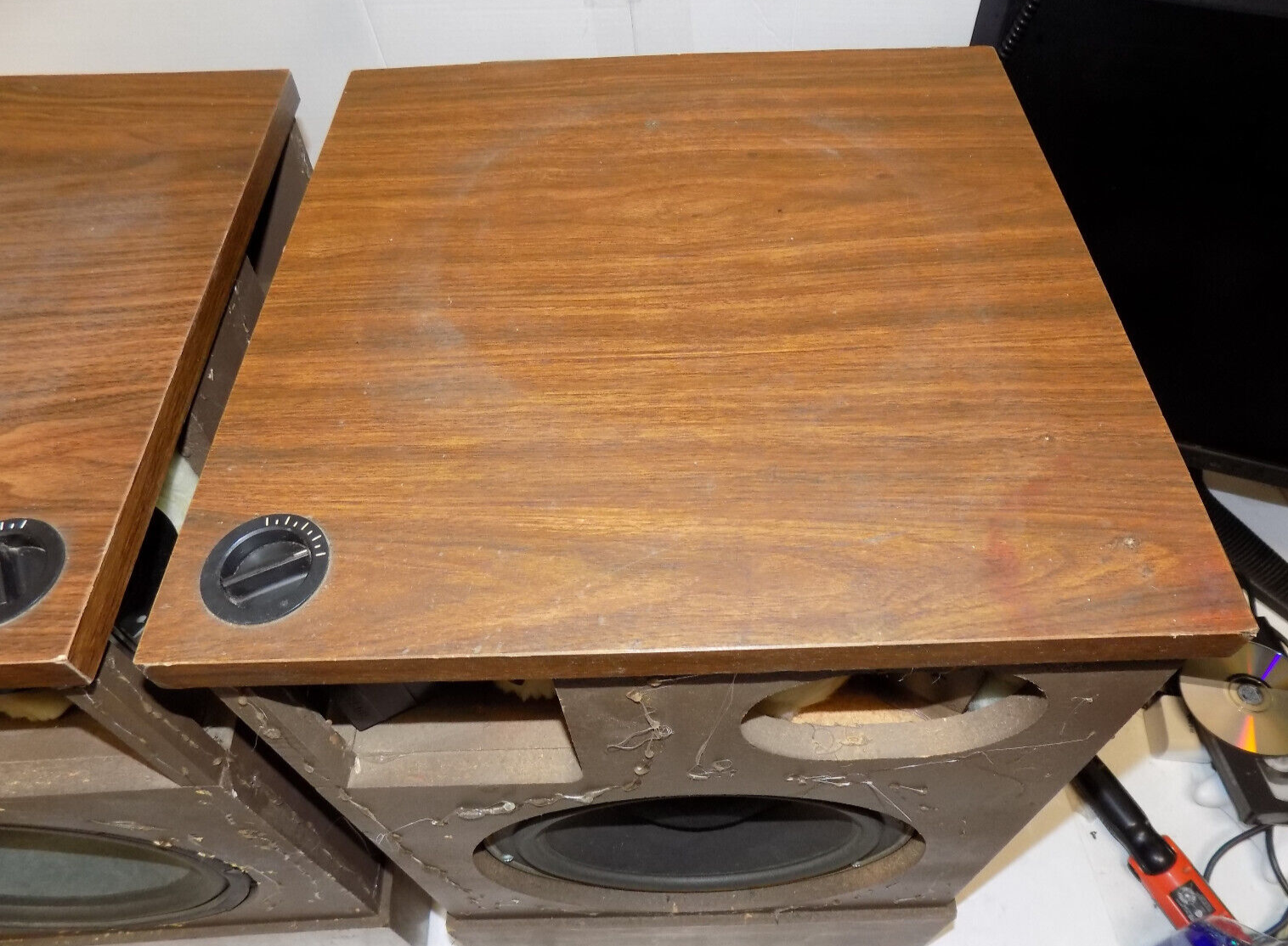 Vintage Pair of Bose 501 Speakers One Has Tweeter Issue