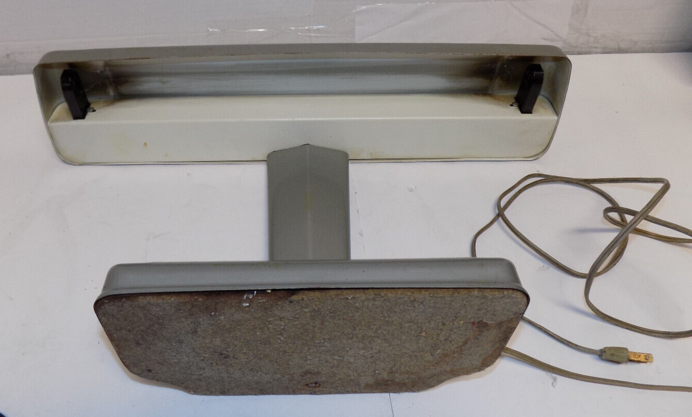 Vtg Industrial Lamp Co Silver Metal Florescent Aviation Portable Lamp Untested