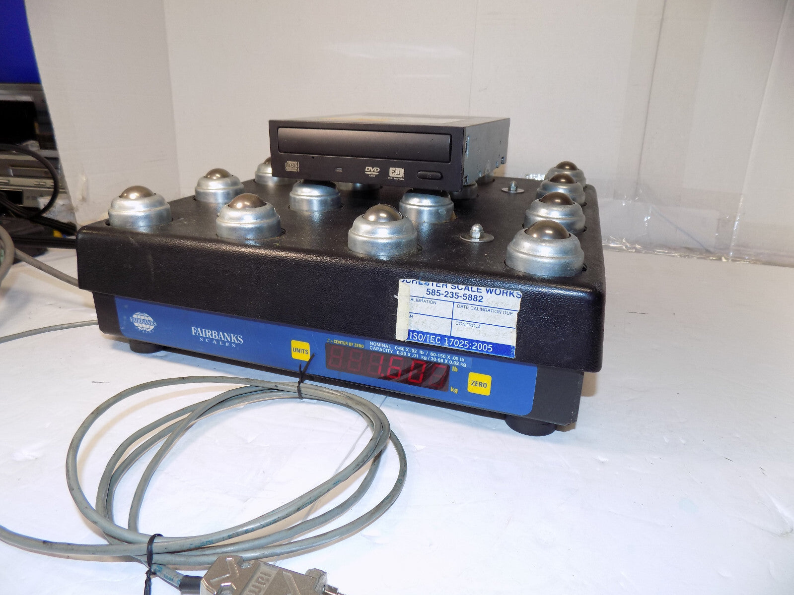 Fairbanks 70-2453 14′′ x 14′′ Shipping Scale with Roller Ball Top 150lb.