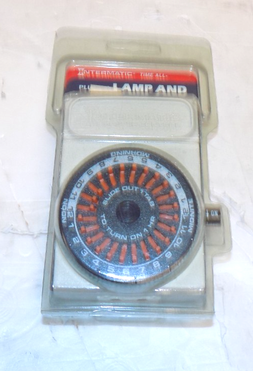 Vintage Intermatic D811B Time All Plug In Lamp and Appliance Timer Rotary Switch
