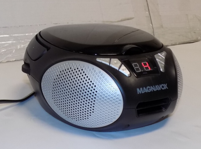 Magnavox MD6924 Mini Portable CD Player Boombox AM FM Radio