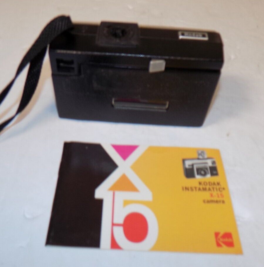 Vintage Kodak Instamatic X-15 Camera with Instructions Magicube Extender and Bag