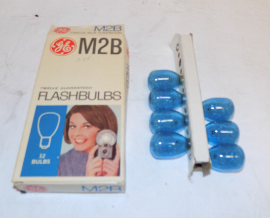 Vintage GE General Electric M2B Flashbulbs 7 Camera Bulbs Unused
