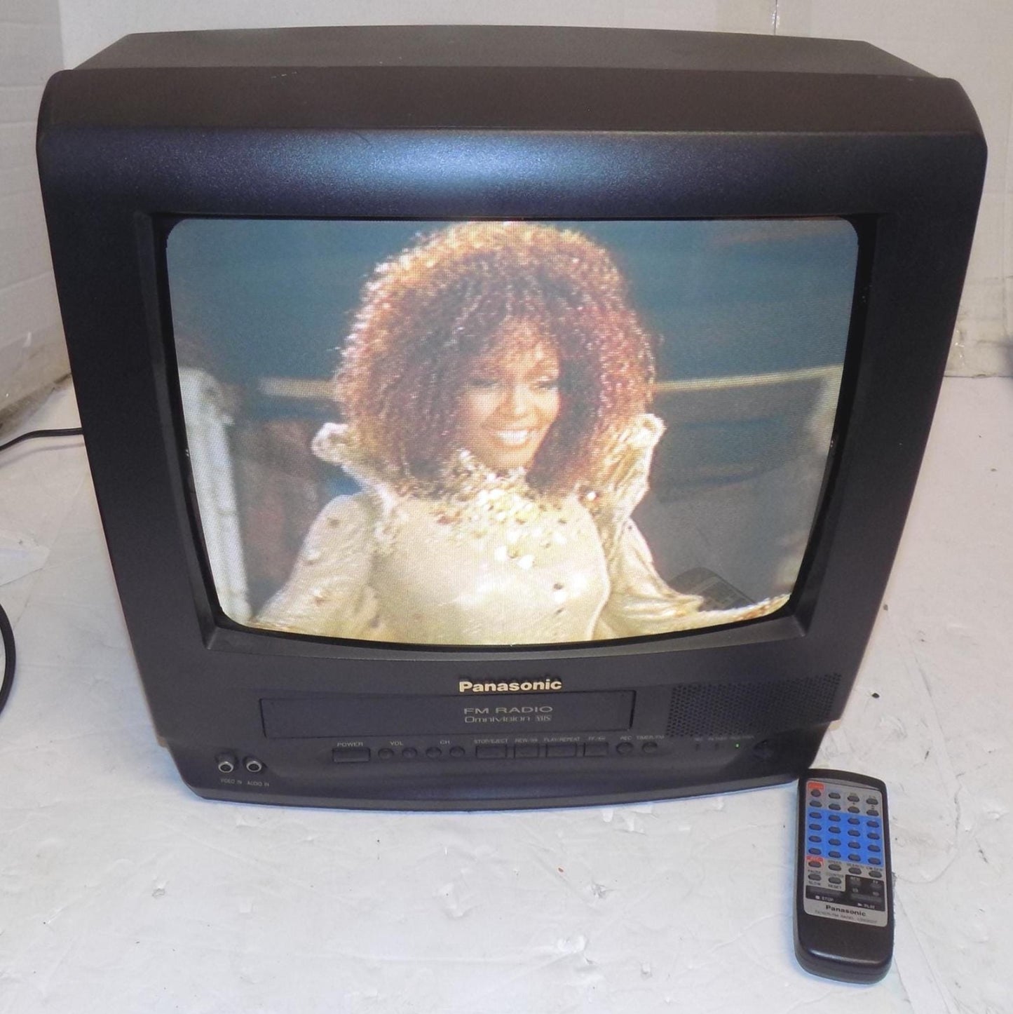 Panasonic pv-c1320 13 inch CRT Color TV VCR Combo Television w/ Fm Radio +Remote