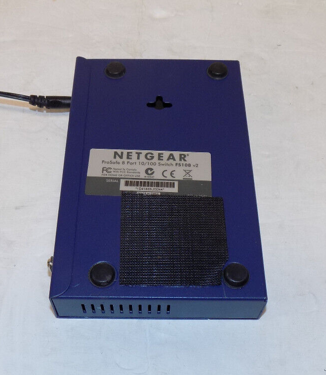 NETGEAR FS108 8-Port 10/100 Fast Ethernet Switch w/ AC Adapter