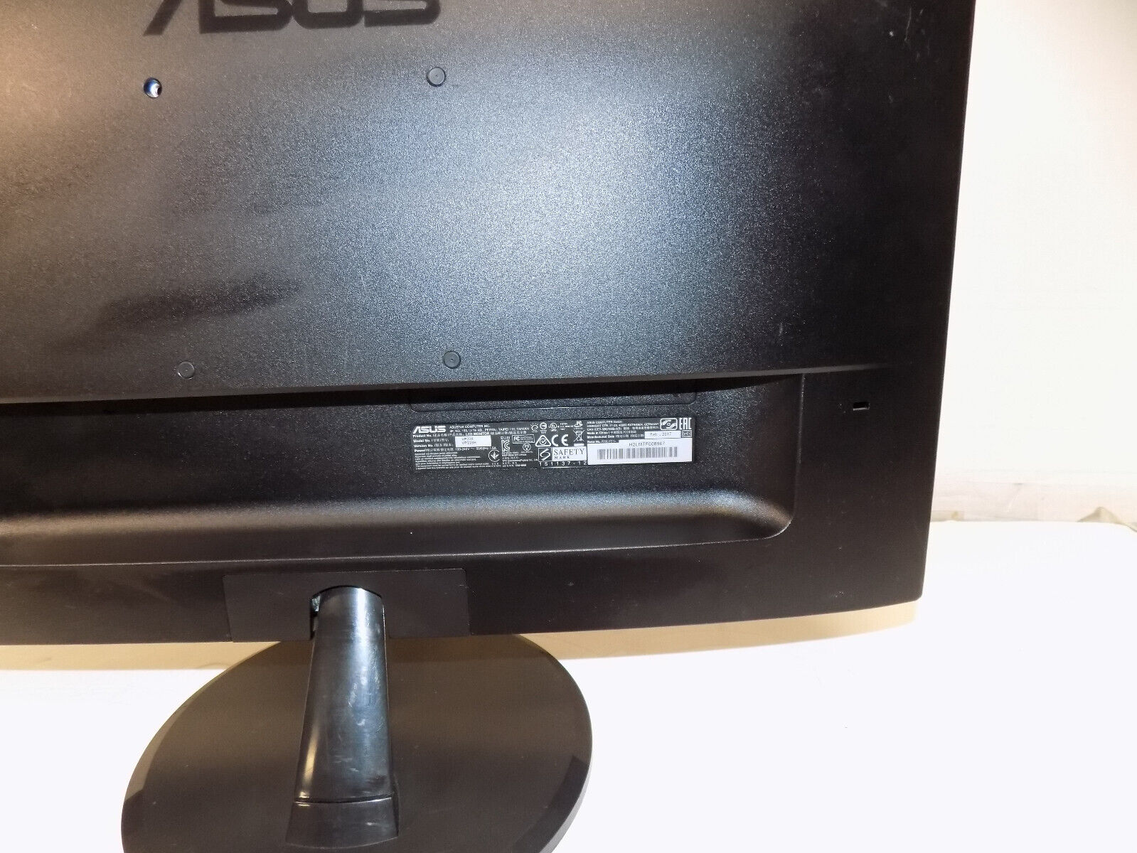 ASUS VP228H LCD Computer Monitor 21.5 Inch Wide Screen with Cables