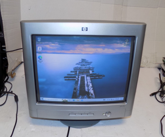 HP v75 CRT Monitor, 1024x768 Resolution, 85 Hz Refresh Rate, WORKING