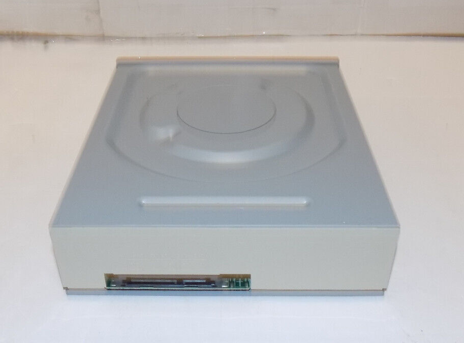 Lite-On DVD/CD Rewritable DVD/Drive Model iHAS124 SATA