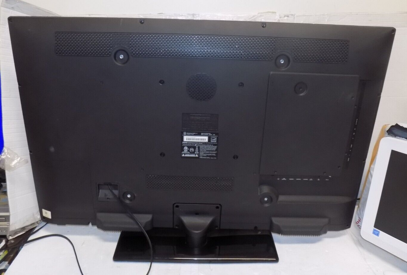 Westinghouse EW40T4FW 40" LED TV 1080 120hz PC Input with Remote