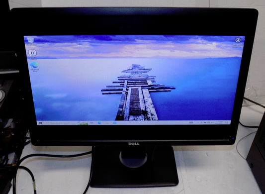 Dell P2213f 22” Widescreen LCD Monitor FHD 1680 x 1050 DISPLAY PORT DVI-D VGA