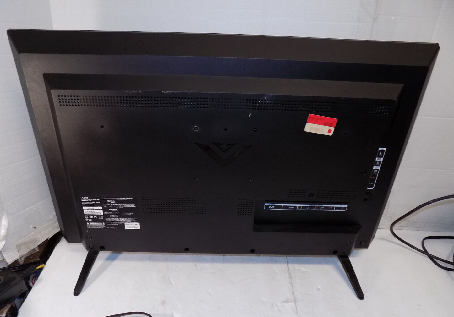 Vizio D32HC0 32 Inch LED Flatscreen TV 720p LED HDTV with Remote